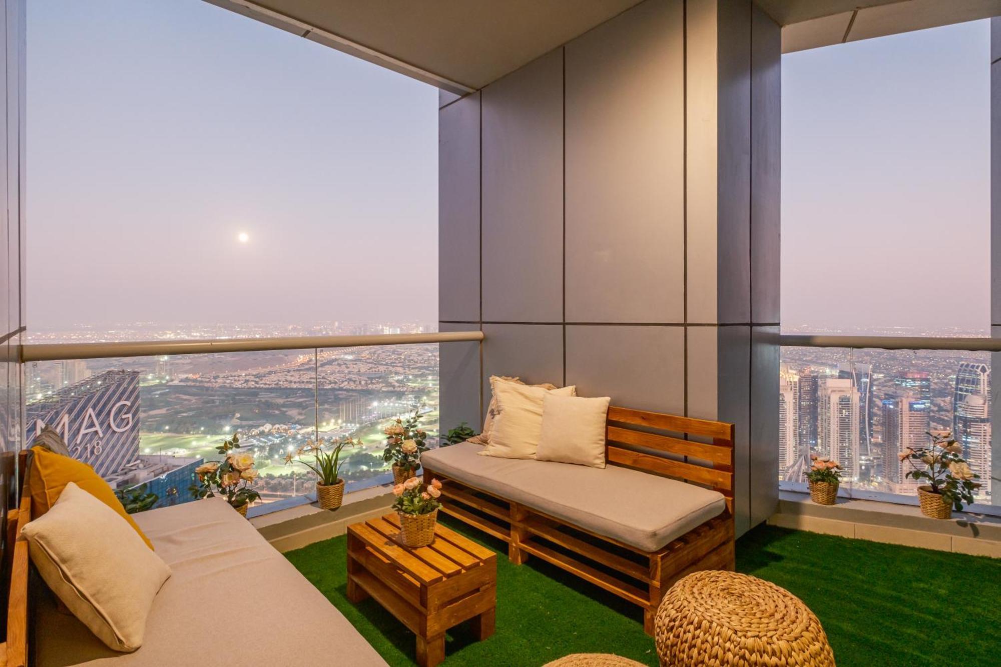 Torch 77 - By Saffron House Hostel Dubai Exterior photo